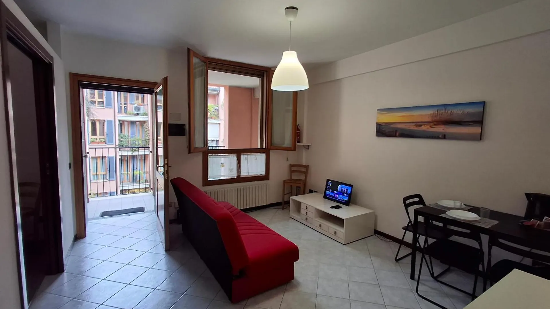 Navigli Star Apartment contacts
