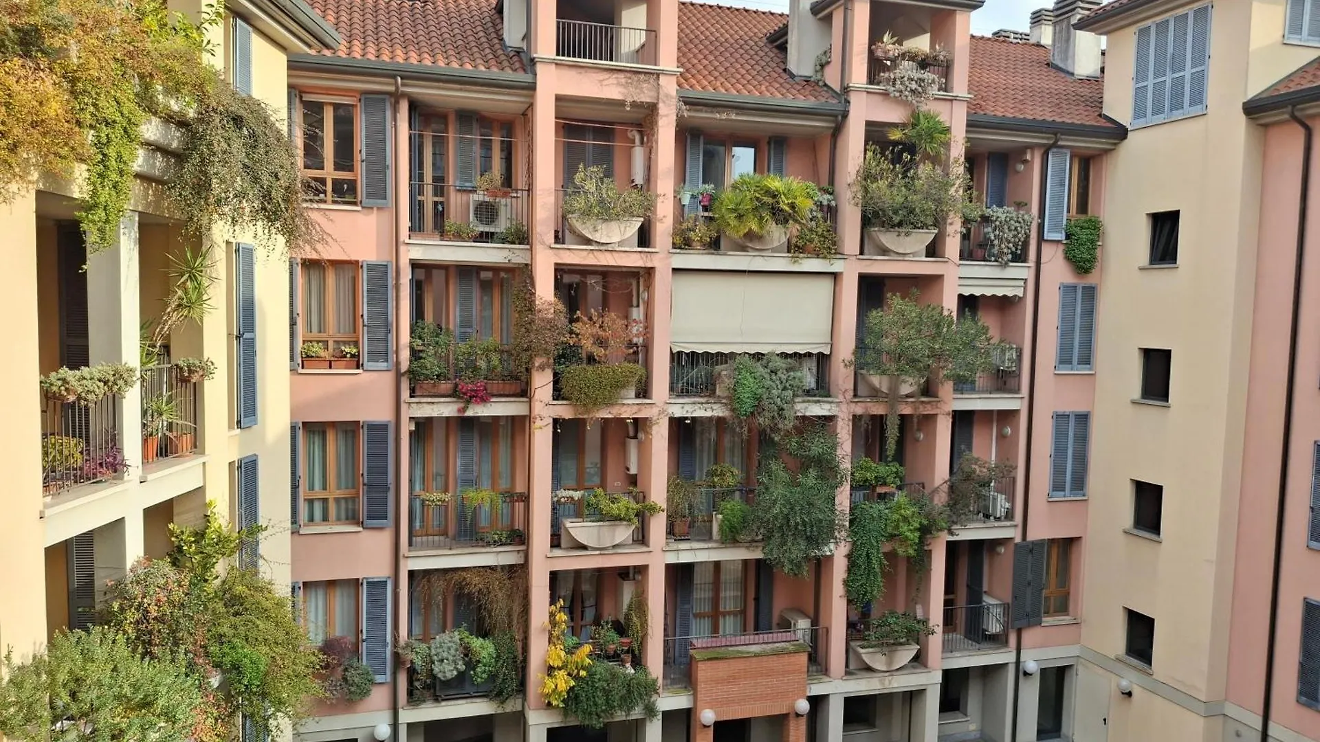 Navigli Star Apartment Milan 0*,  Italy